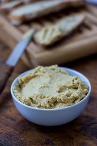 recette au blender d'houmous au beurre de cacahuète