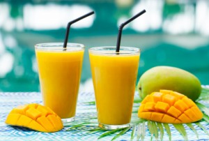 5 smoothies rigolos à réaliser avec vos enfants !